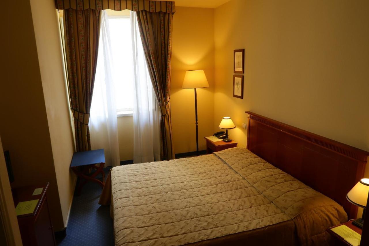 Hotel Sant'Andrea Равена Екстериор снимка