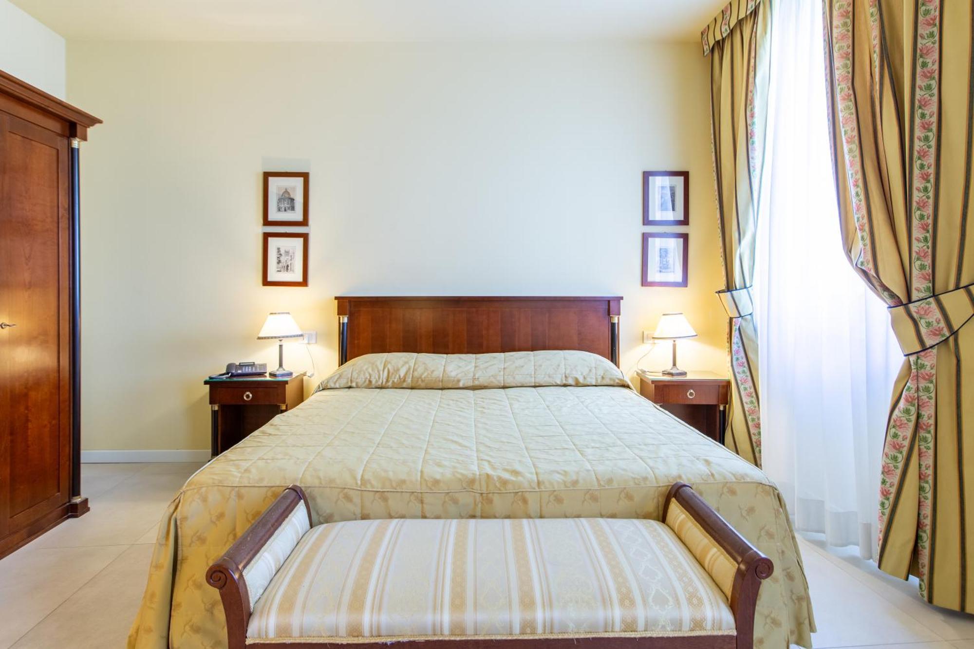Hotel Sant'Andrea Равена Екстериор снимка