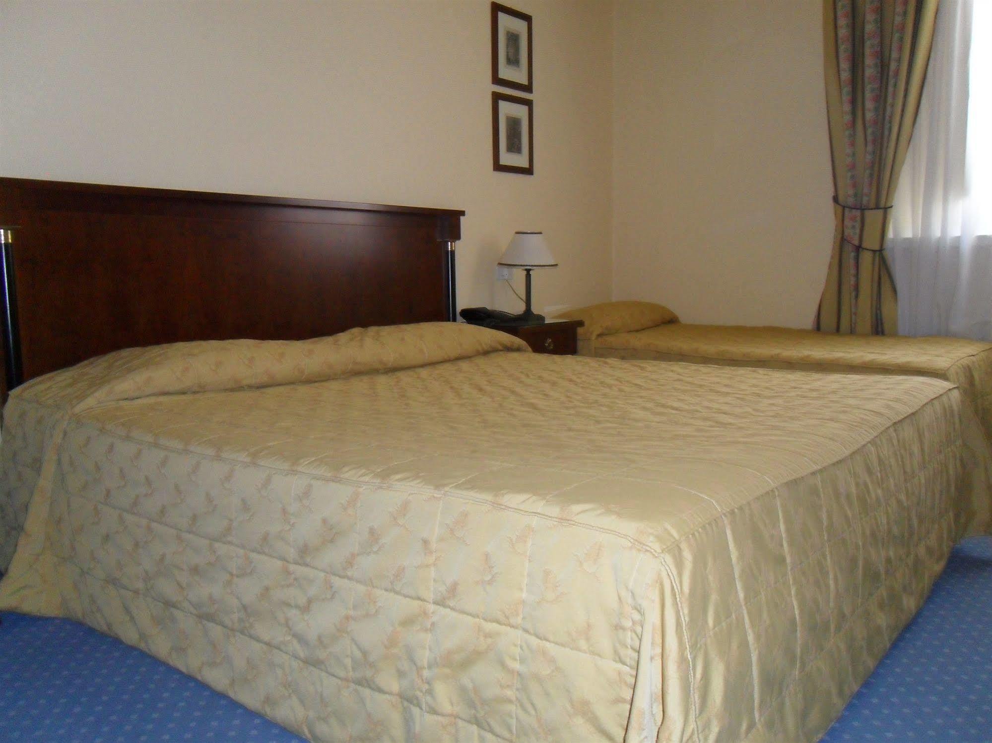Hotel Sant'Andrea Равена Екстериор снимка